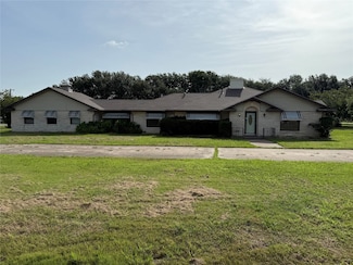 201 N Dallas St, Palmer, TX 75152