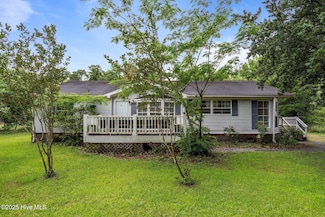 7586 Old River Rd, Burgaw, NC 28425