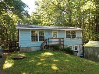 109 N Main St, Newton, NH 03858