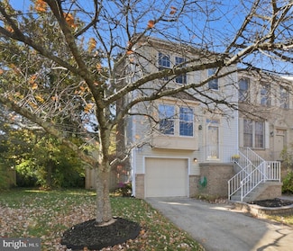 711 Herndon Woods Ct, Herndon, VA 20170