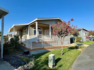 1330 Queen Way Unit 27, Livingston, CA 95334