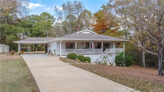 11217 Breeze Dr, Northport, AL 35475