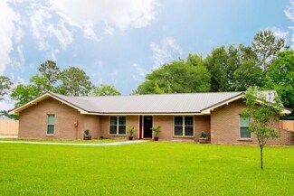 310 White Oak Dr, Lake Charles, LA 70611