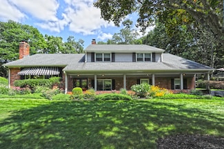 811 Indian Hill Rd, Orange, CT 06477