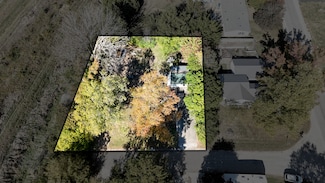 704 W Frederick St, Thomasboro, IL 61878