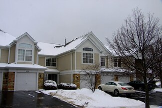 177 Fairfield Ln, Carol Stream, IL 60188