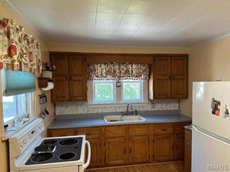 515 N Market St, Sparta, IL 62286