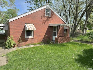 100 Theodore St, Washington, IL 61571