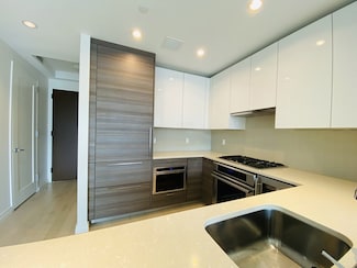 1 Franklin St Unit 1502, Boston, MA 02110
