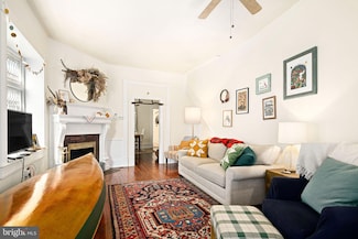 117 E Durham St, Philadelphia, PA 19119