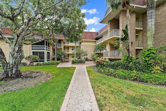 5570 Tamberlane Cir Unit 131, Palm Beach Gardens, FL 33418