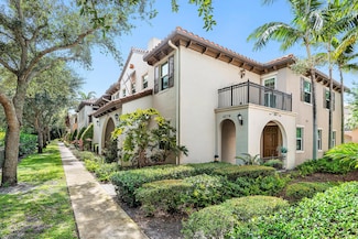 8274 Cascada Isles Dr, Hollywood, FL 33024