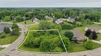 13042 Keweenaw Ct, Linden, MI 48451