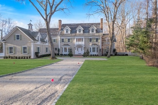 99 Feeks Ln, Locust Valley, NY 11560