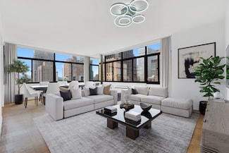 303 E 43rd St Unit 25B, New York, NY 10017