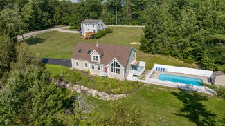 8 Kings Ln, Windham, ME 04062