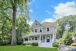 78 Franklin St, Englewood, NJ 07631