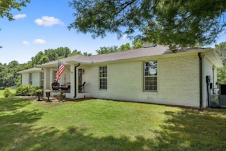 1009 Bunker Hill Dr, Arrington, TN 37014
