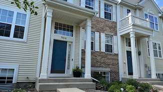 904 Clover Ln, Pingree Grove, IL 60140