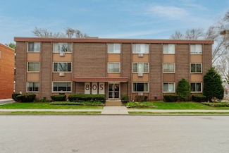 805 E Henry Clay St Unit 304, Milwaukee, WI 53217