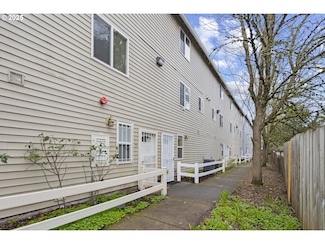 2535 SE 141st Ave Unit 2, Portland, OR 97236