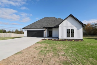 302 Skyview, Muscle Shoals, AL 35661