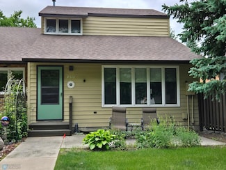 2517 W Country Club Dr S Unit 10, Fargo, ND 58103