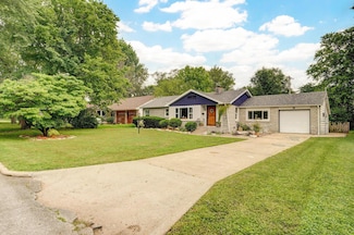 1040 E Kingsbury St, Springfield, MO 65807