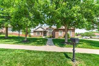 6904 Stanwood Dr, Columbia, MO 65203
