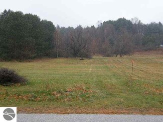 000 Elm St, Frankfort, MI 49635