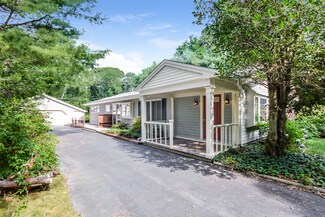 716 Quaker Rd, North Falmouth, MA 02556