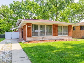 1330 E 146th St, Harvey, IL 60426