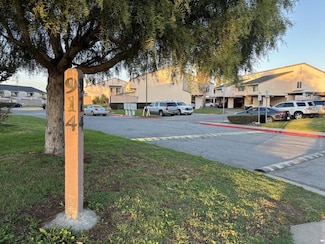 914 Acosta Plaza Unit 32, Salinas, CA 93905