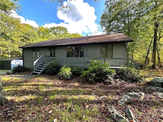 324 Evergreen Ln, Acme, PA 15610