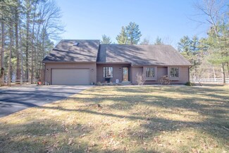 2025 Circle Dr, Kronenwetter, WI 54455