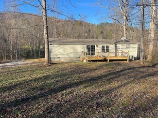941 Poplar Cove Rd, Franklin, NC 28734