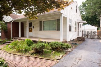 1420 Beechcrest St NW, Warren, OH 44485