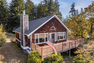 495 6th Ave, Fox Island, WA 98333