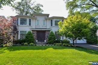 733 7th Ave, River Edge, NJ 07661