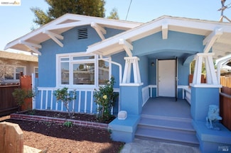 5817 Seminary Ct, Oakland, CA 94605