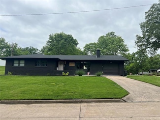 1719 Oak Hills St, Cape Girardeau, MO 63701