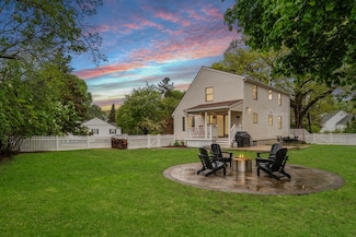 1 Carter Rd, Woburn, MA 01801
