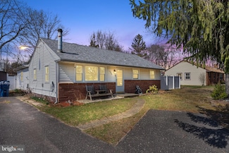 335 Walnut St, Williamstown, NJ 08094