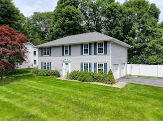 23 Hawkins St, Poughkeepsie, NY 12601