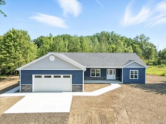 9711 Crawford Rd, Columbus, MI 48063