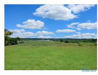 327 River Bend Ln, Maumee, OH 43537