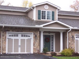 4 Glenridge Cir, Clarks Summit, PA 18411
