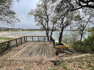 1415 Glenn Dr, Canyon Lake, TX 78133