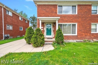 2180 Vernier Rd, Grosse Pointe Woods, MI 48236