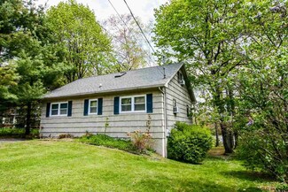77 Lakeshore Dr, Copake, NY 12516